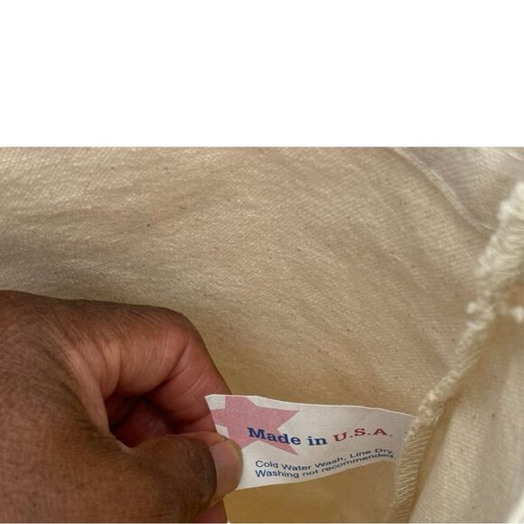 RED WING SHOES CANVAS TOTE BAG
UNISEX NATURAL CANVAS LOGO TOTE BAG NEW - Picture 5 of 6